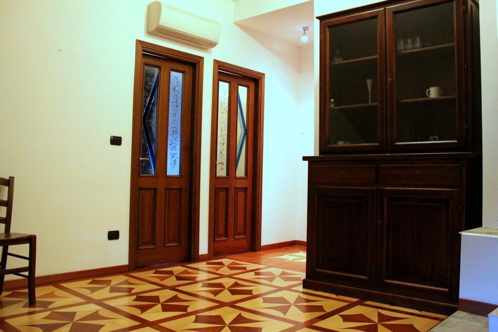 Appartement La Mansarda Di Legno à Turin Chambre photo